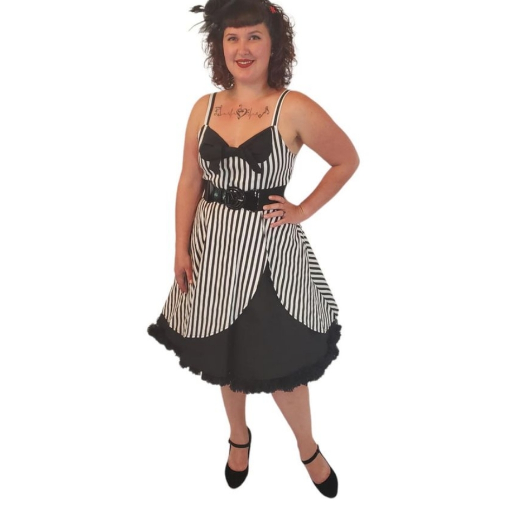 Pin-up 2X Beetlejuice dress